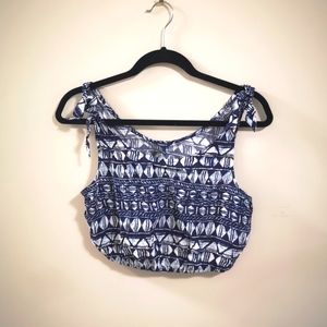 Forever 21 blue patterned crop top